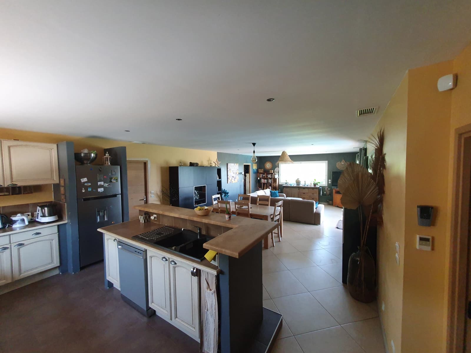 Espace Maison avec piscine et vue dégagée - 1