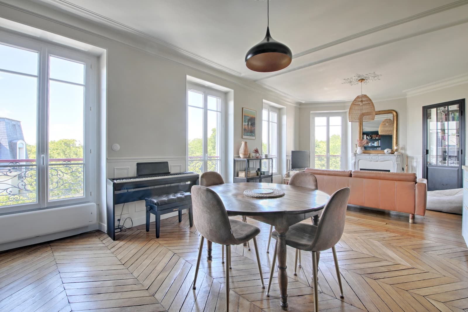 Space Unobstructed view of the Bois de Vincennes / bright ++ / functional fireplace - 2