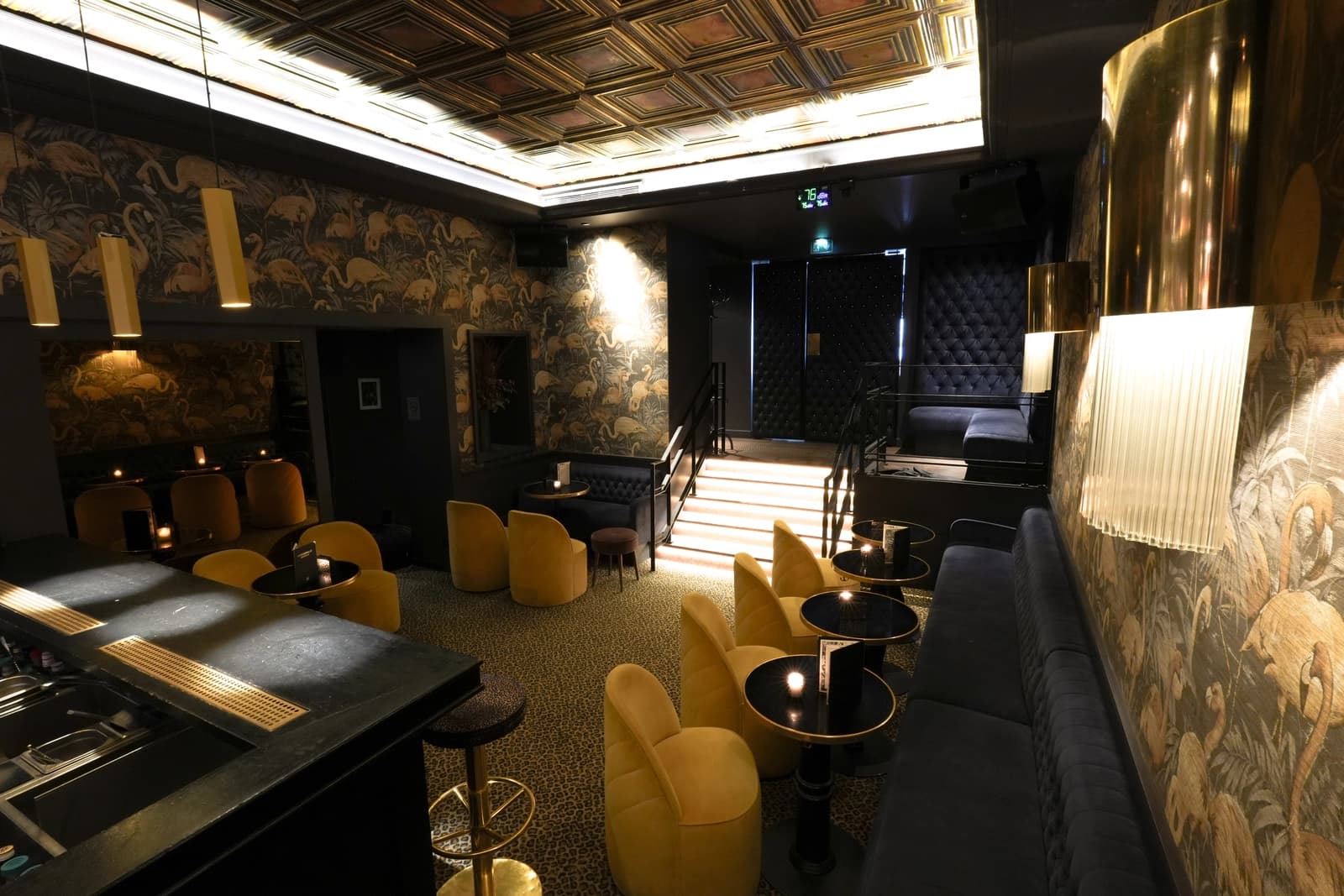 Space Restaurant near the Eiffel Tower with a discreet speakeasy - 3