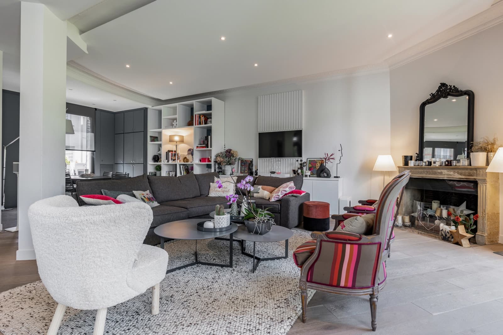 Living room in House near Paris - 1