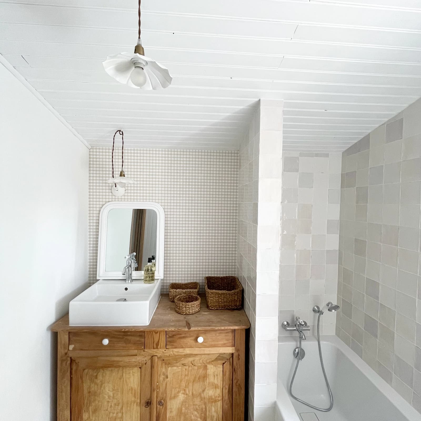 Bathroom in Authentic Cottage Bourguignon - La Petite Madone - 1