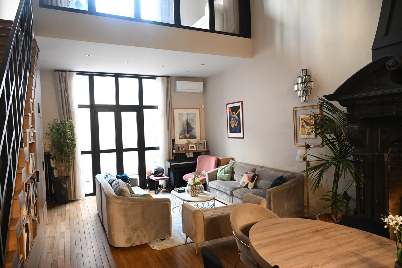 Space Magnificent cathedral lounge with terrace and kitchen - 1