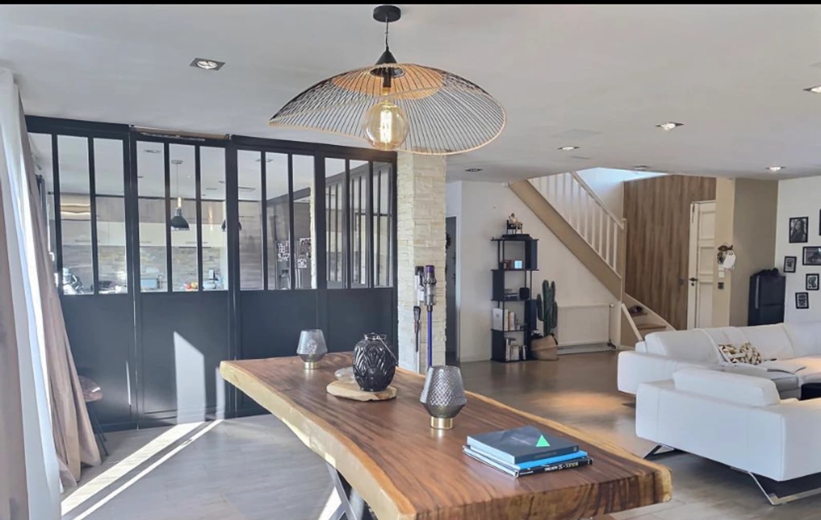 Space Magnificent American-style house - 0