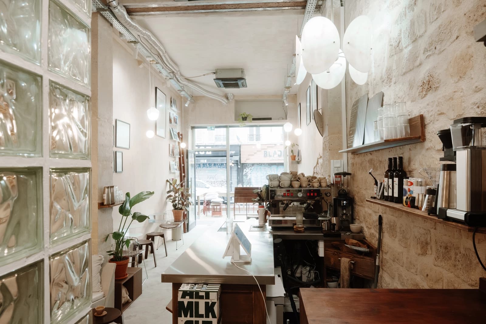 Espace Coffee shop industriel & moderne - 0