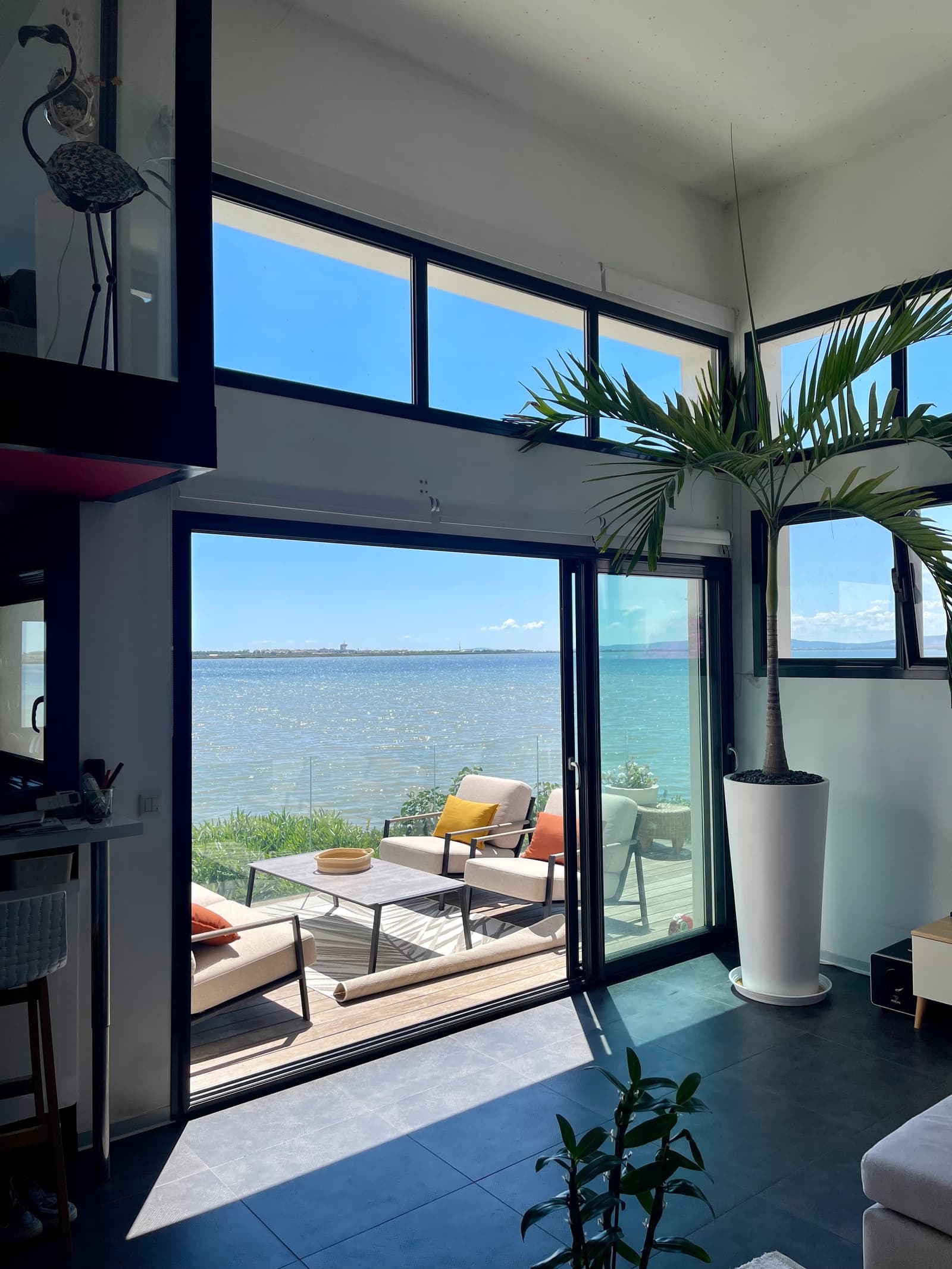 Space Waterfront villa - 1