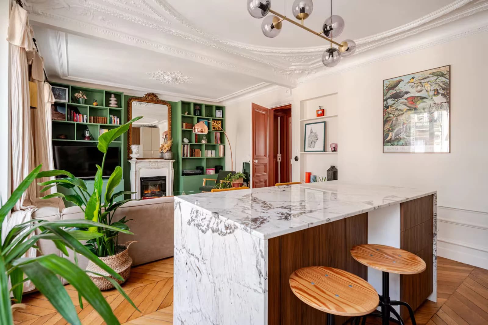 Space Elegant Haussmann apartment in Square d'Anvers - 4