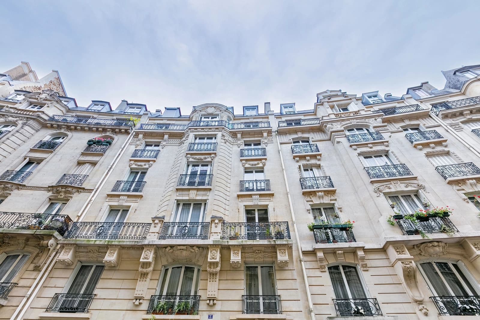 Space Haussmannian apartment in the heart of Paris - 4