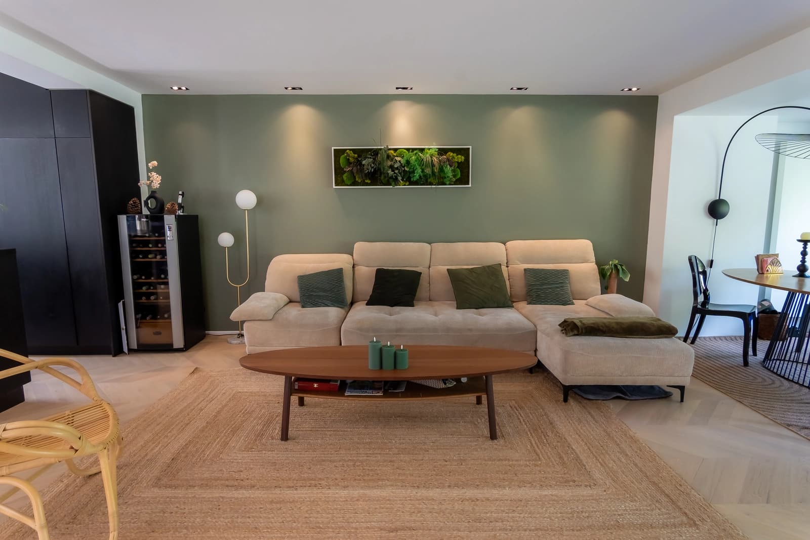 Space Contemporary house with garden - 4