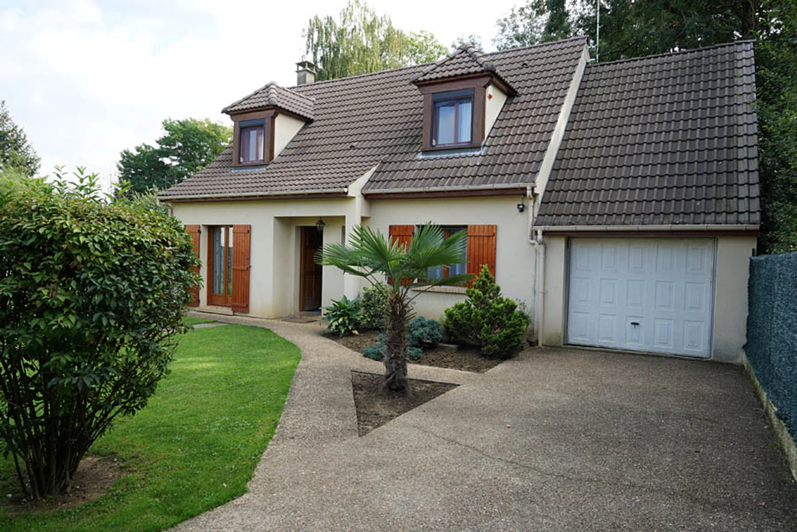 Espace Pavillon familial avec un grand jardin en limite de forêt - 0