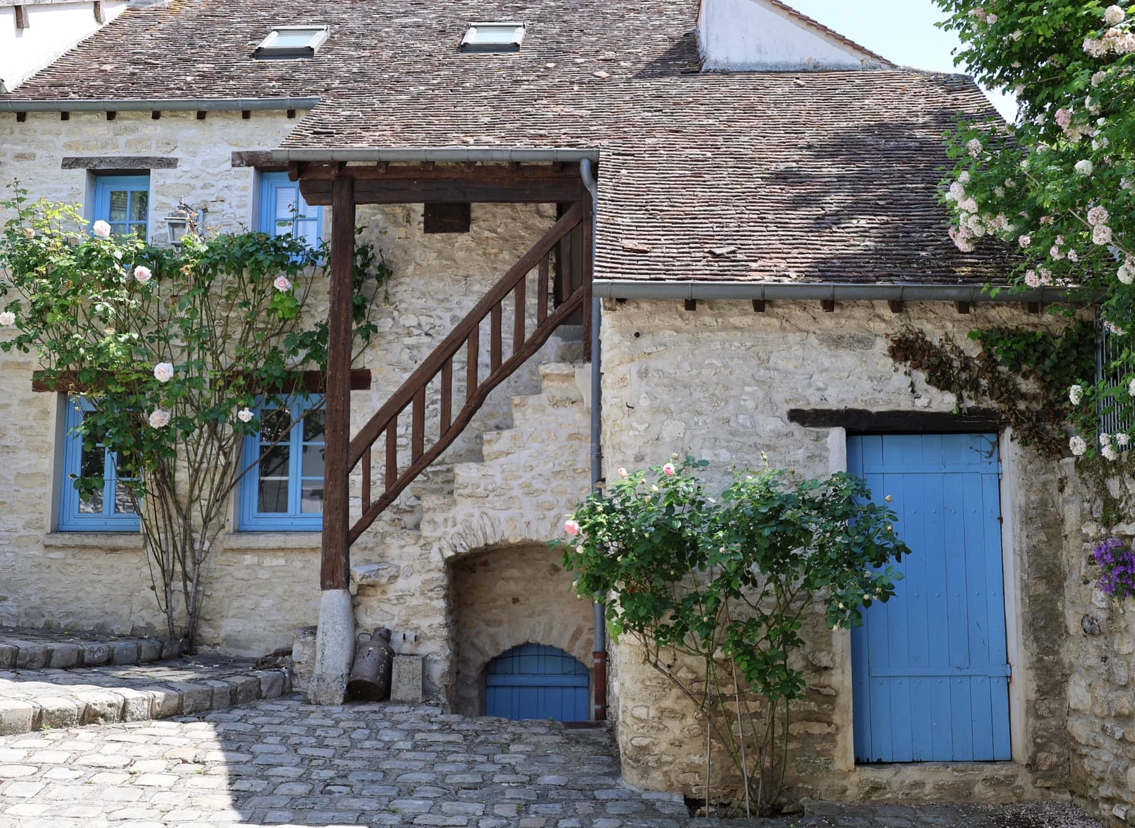 Space Renovated farmhouse, modern charm and comfort, equipped meeting room, swimming pool, 45min from Paris. - 2