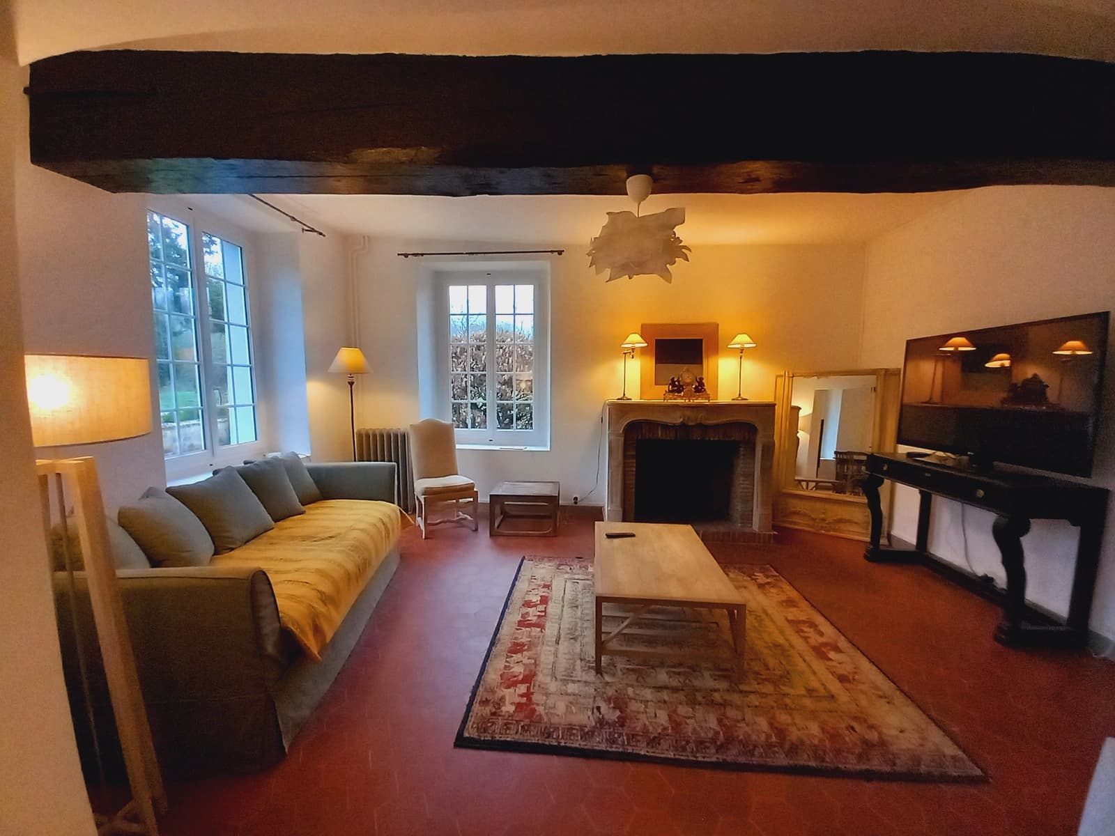 Living room in Sublime manor house - 1