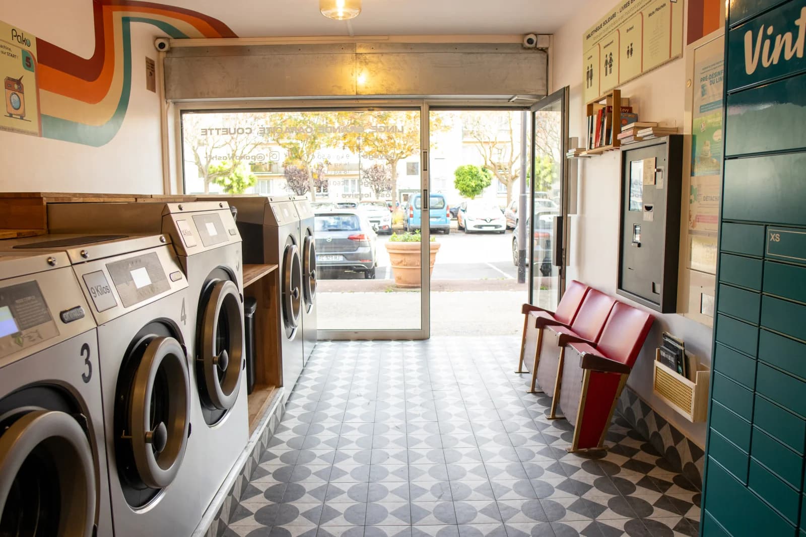 Space Laundromat Vintage/ Retro 70's - 3