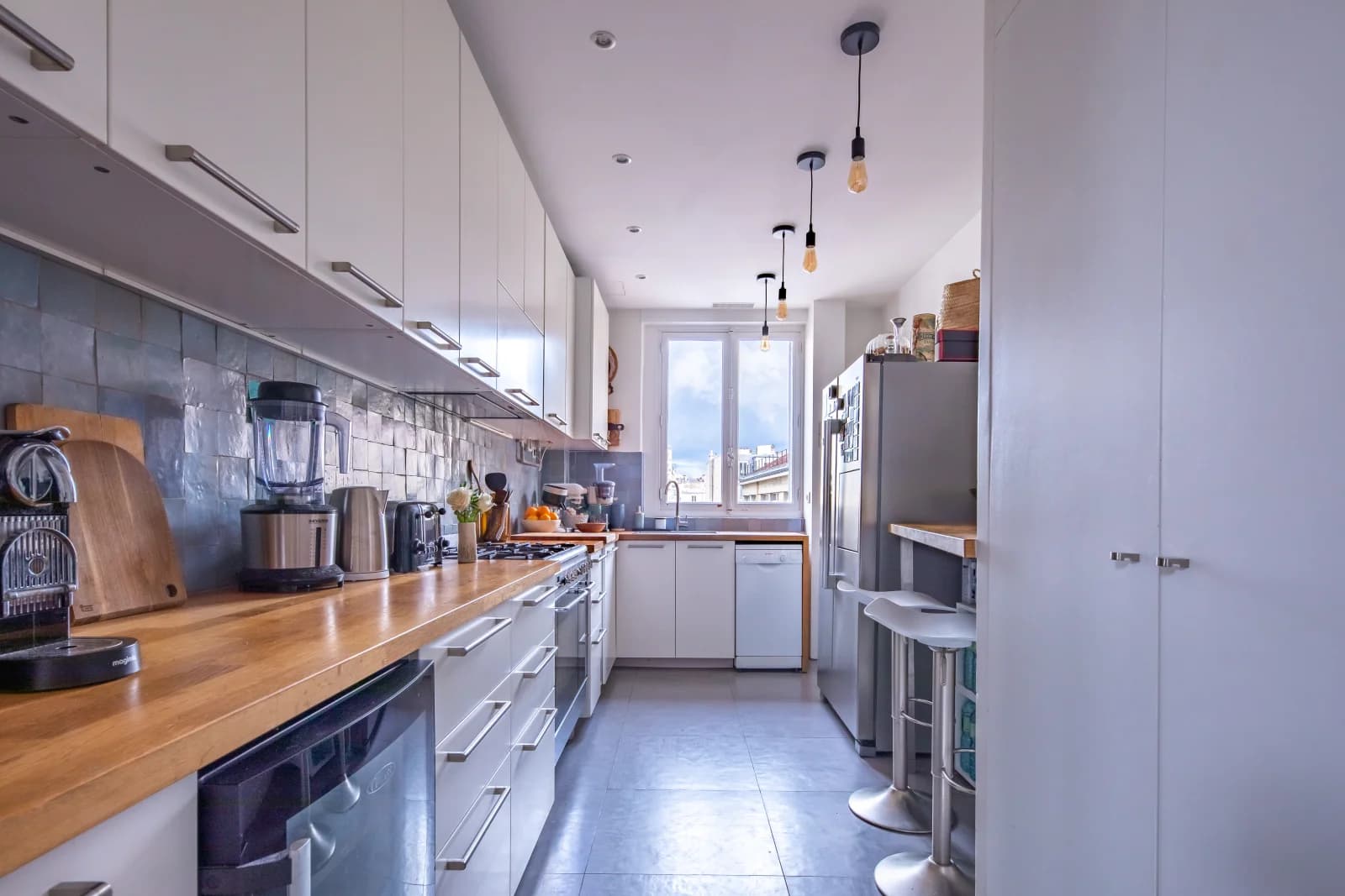 Space 110m2 Haussmann apartment on 4th floor. Metro Argentina - 5