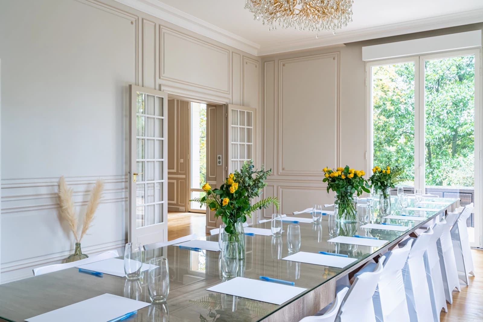 Space Prestigious residence on the outskirts of Paris - 3