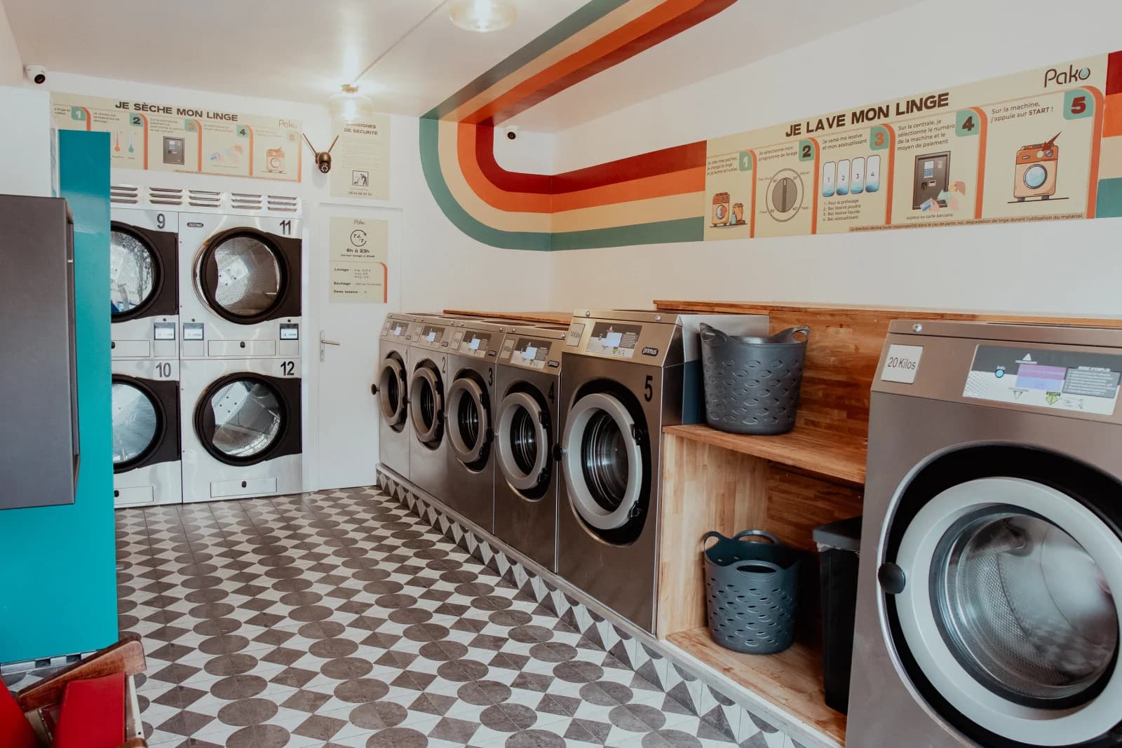 Space Laundromat Vintage/ Retro 70's - 0