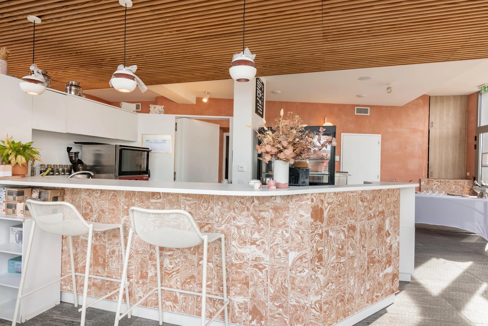 Space Waterfront wellness area - 5