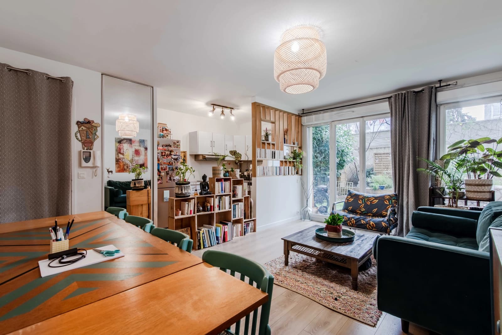 Space Warm, colorful apartment with superb garden - 5