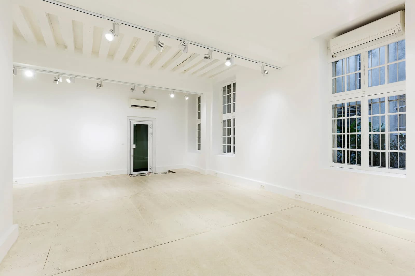 Espace Galerie d'art épurée, un espace blanc et intimiste - 4