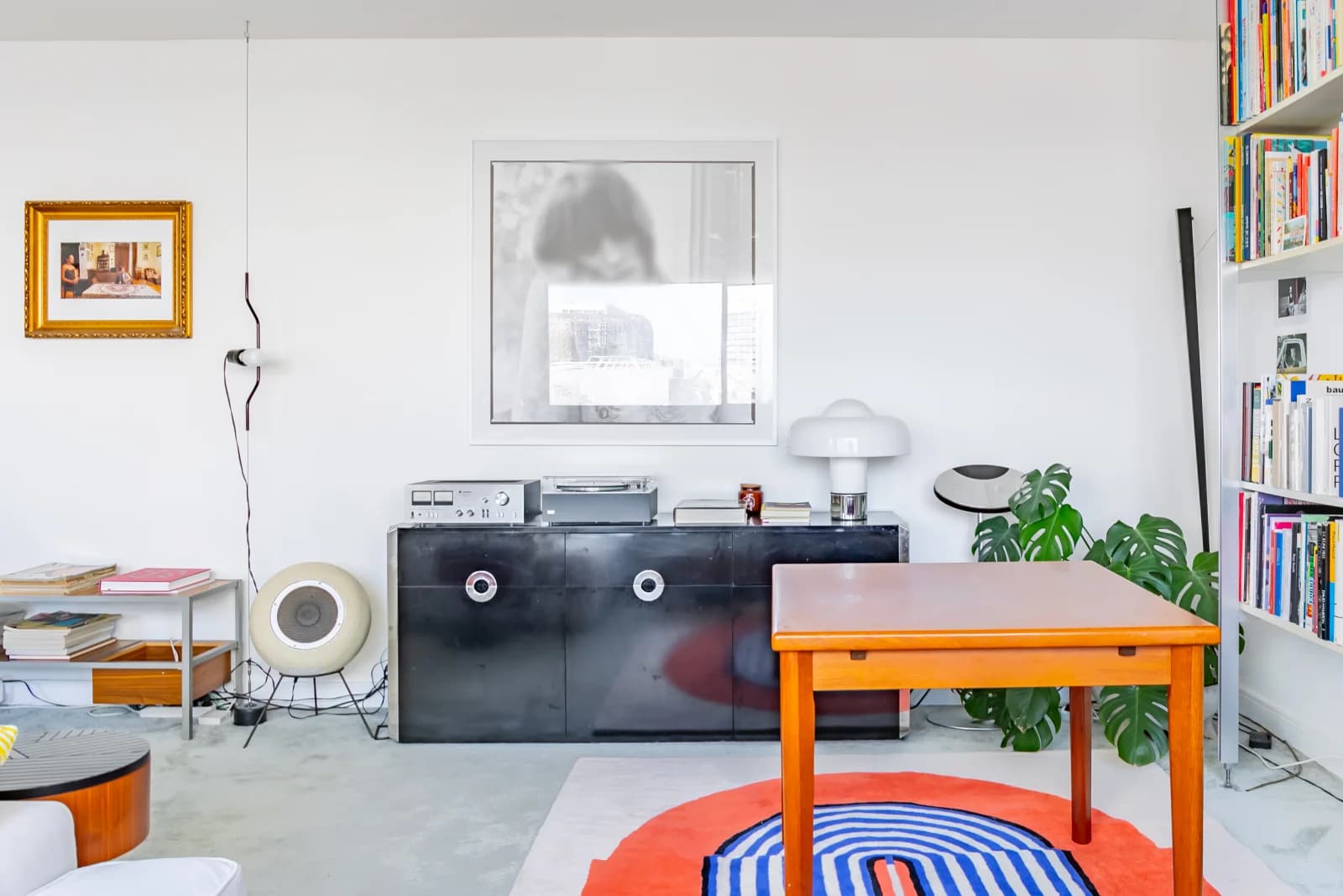 Espace Logis parisien au charme rétro baigné de clarté - 4