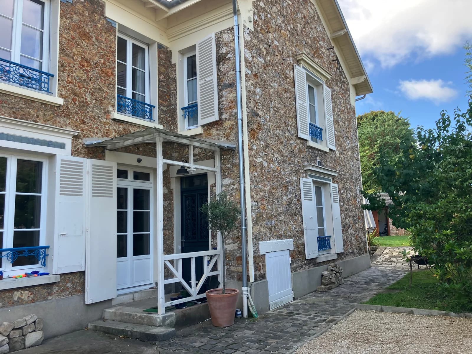 Space Charming house in Versailles with fireplace - 0