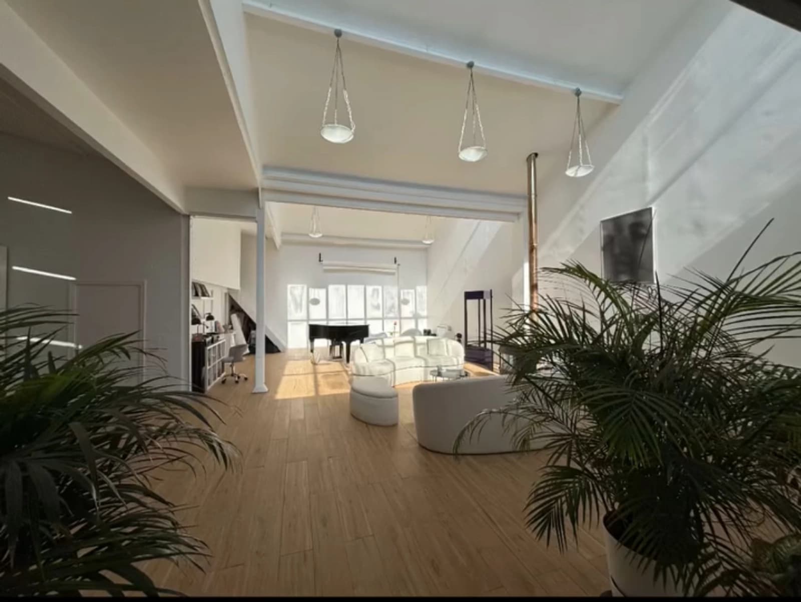 Space An exceptional, inspiring and creative location just 10 minutes from Paris's Saint-Lazare train station. - 3