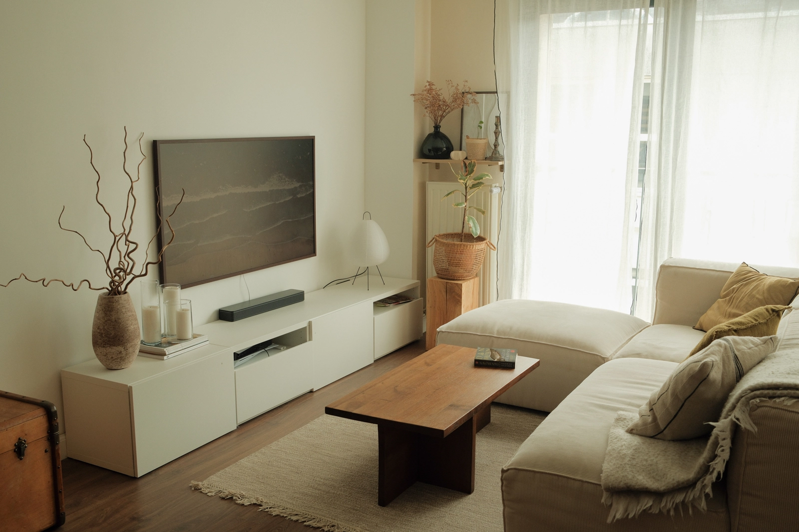 Apartamento de diseño bañado de luz