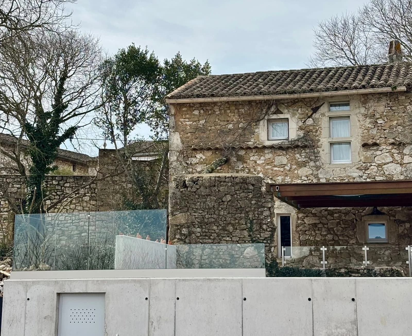 Space House - Modern Stone Mas - 0