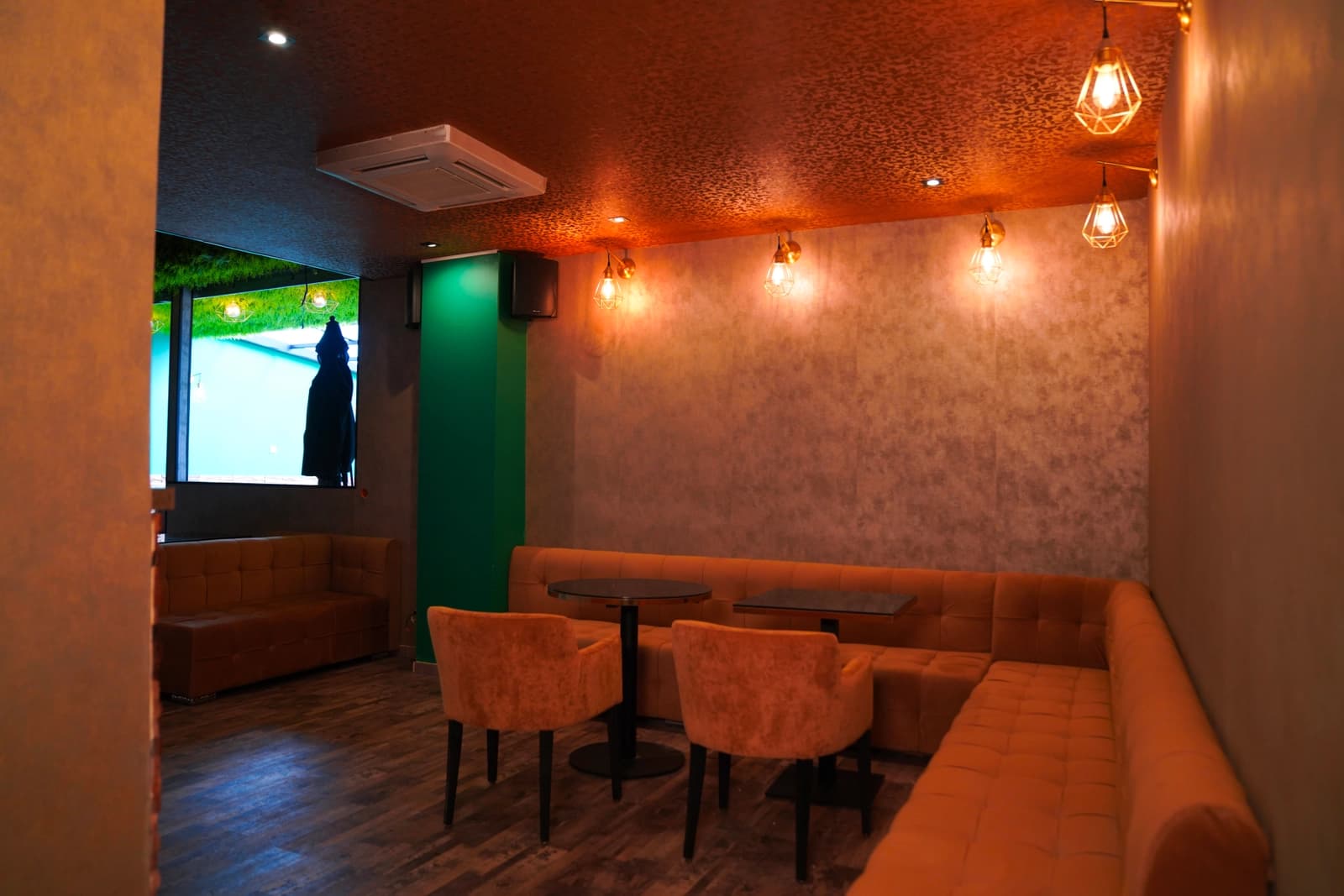Space Restaurant with veranda - 5