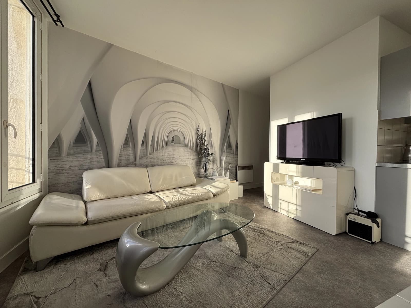 Espace Appartement moderne et futuriste avec décor organique et lumière naturelle - 3