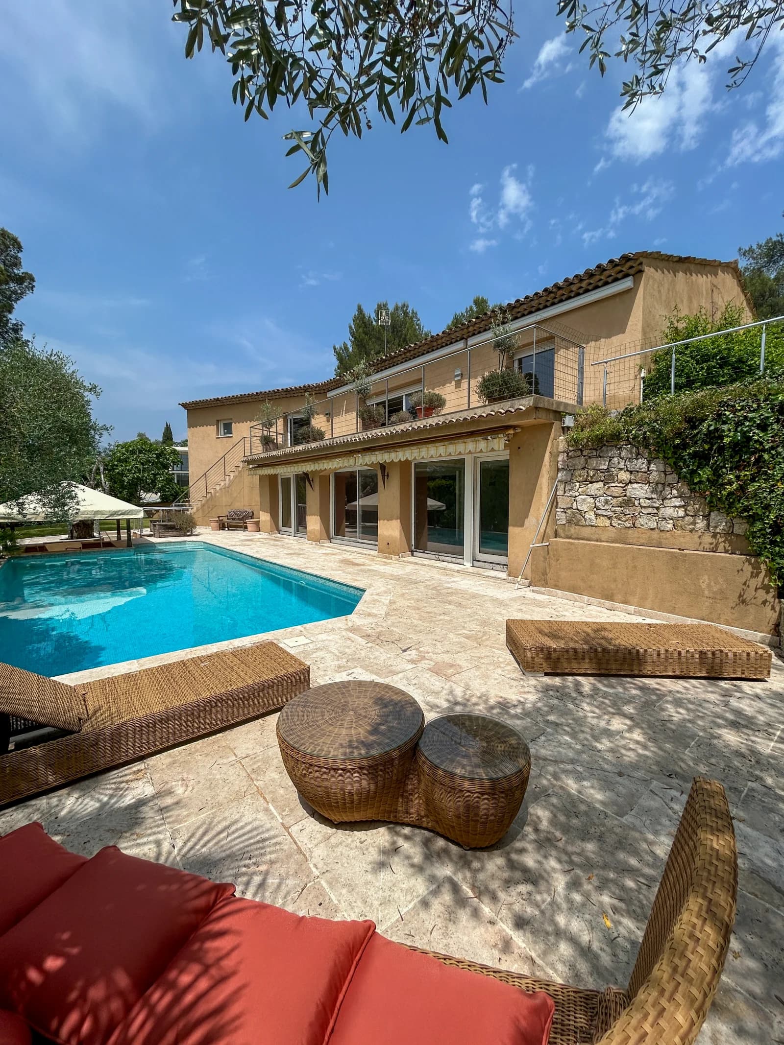 Space Neo-Provençal property in a gated estate - 0