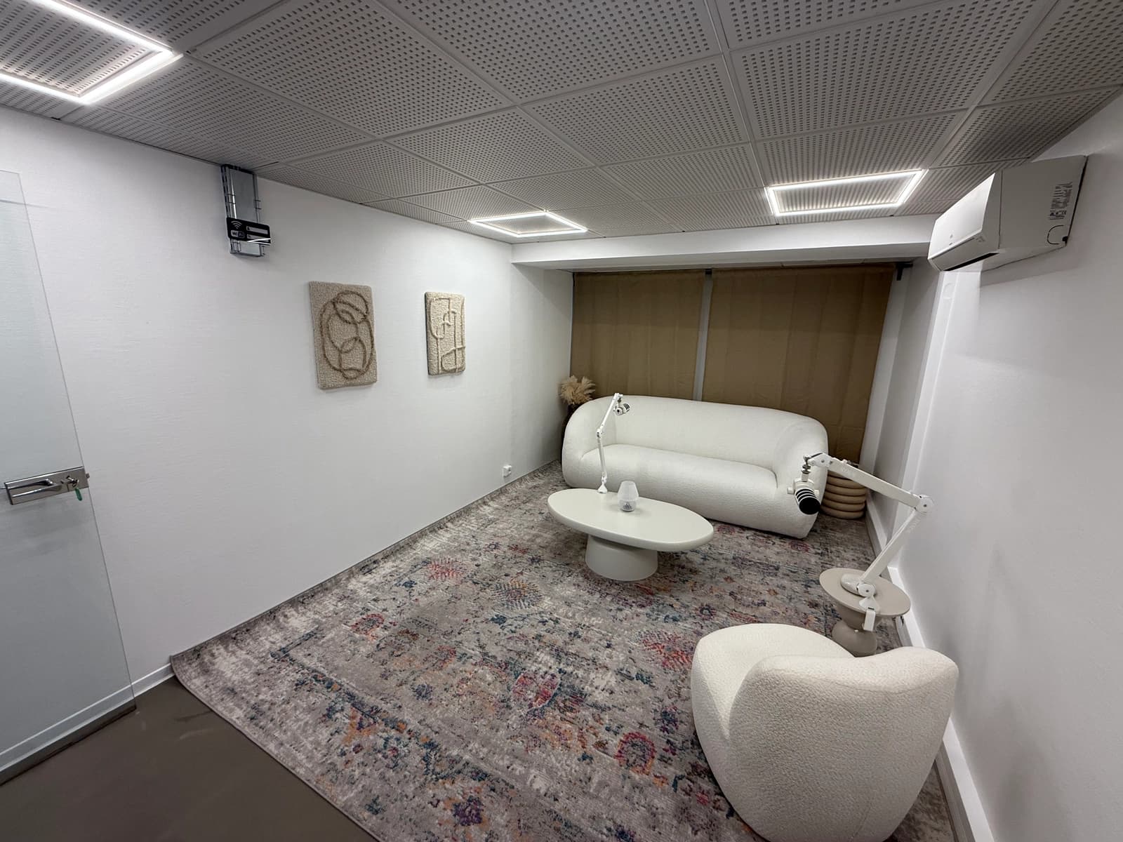 Space Equipped Shooting Studio – Podcast, Audio & Video Recording - 3