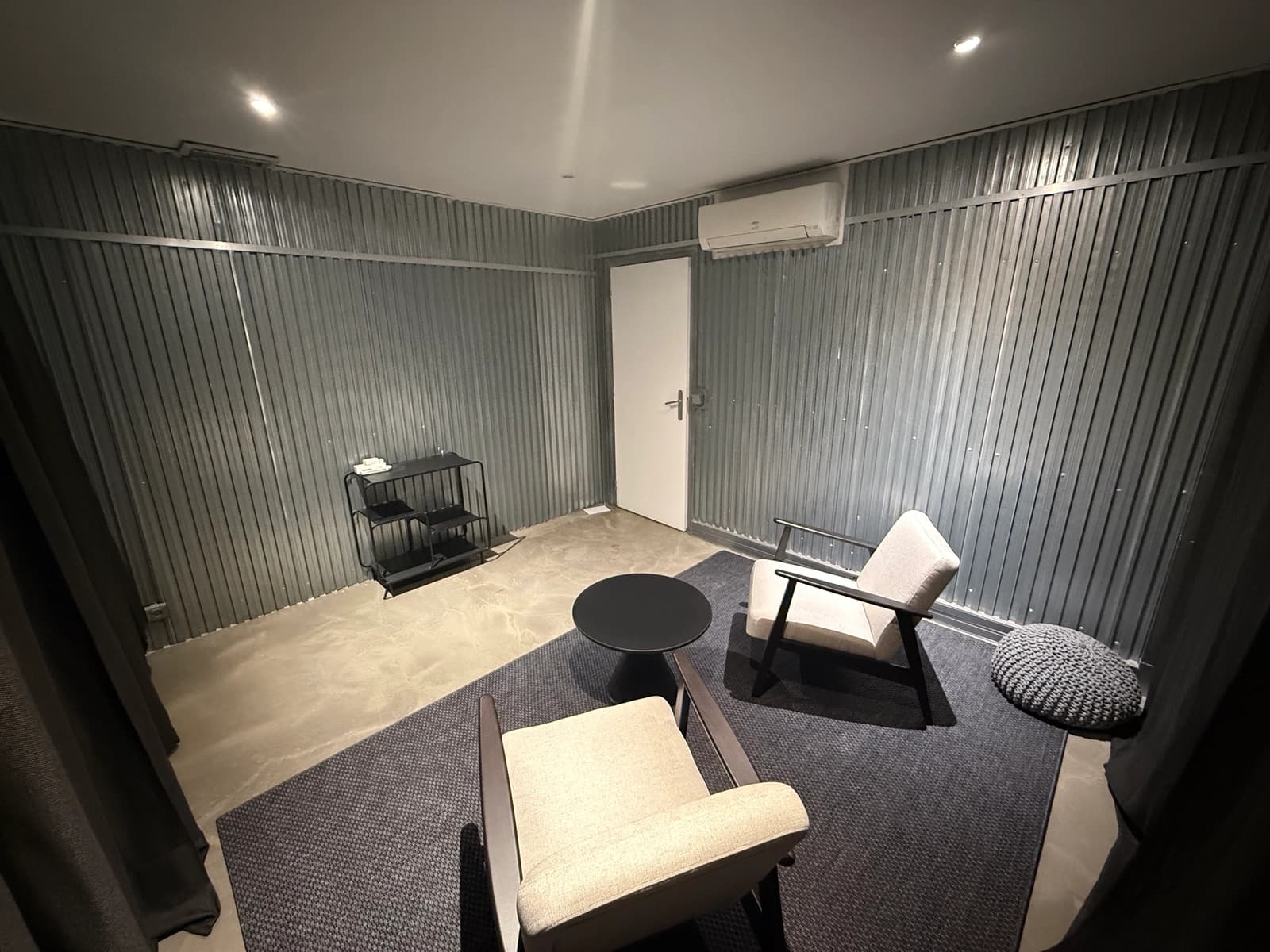 Space Equipped Shooting Studio – Podcast, Audio & Video Recording - 1