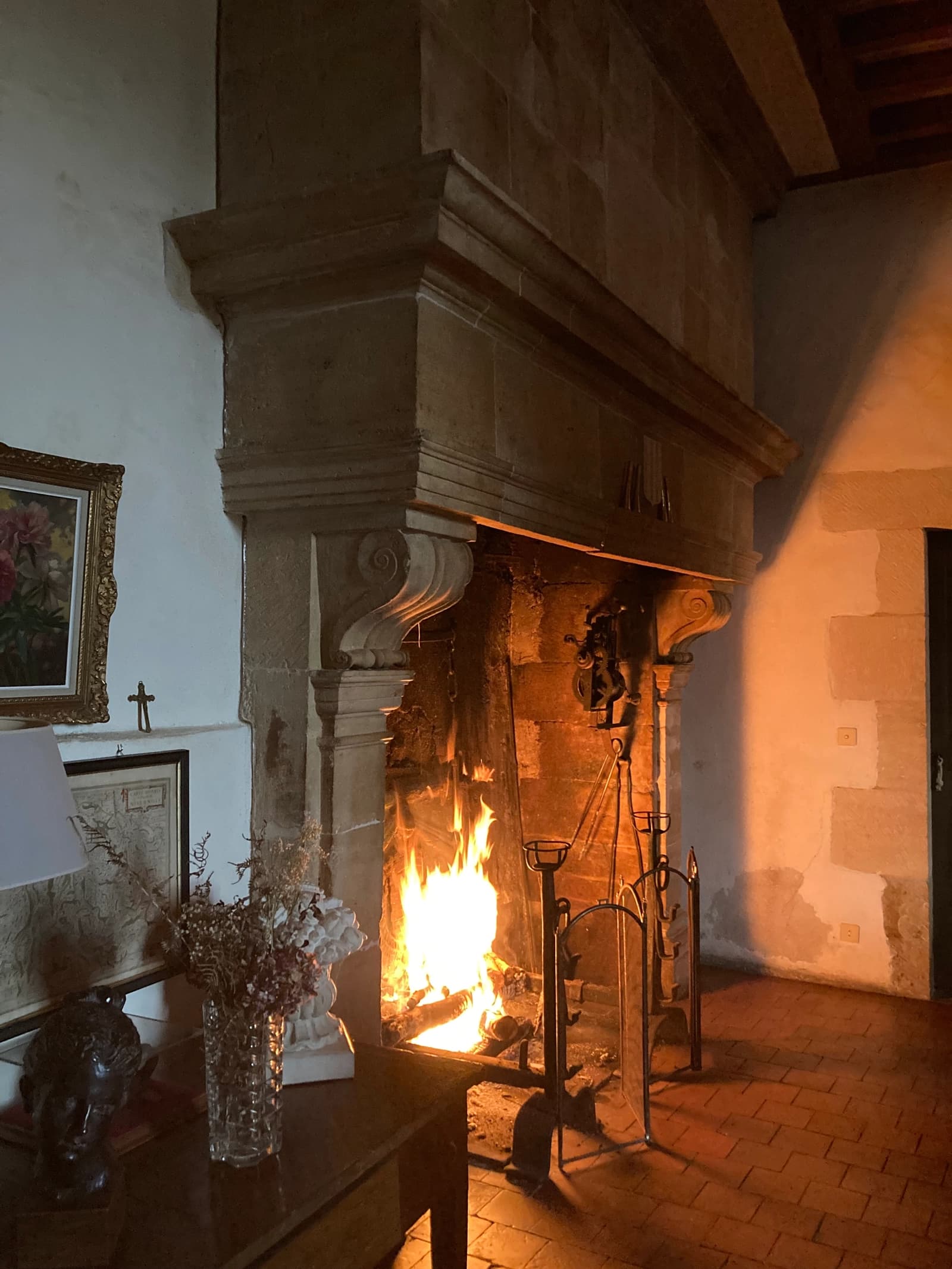 Space Chateau d'Anizy and riverside church with moat - 4