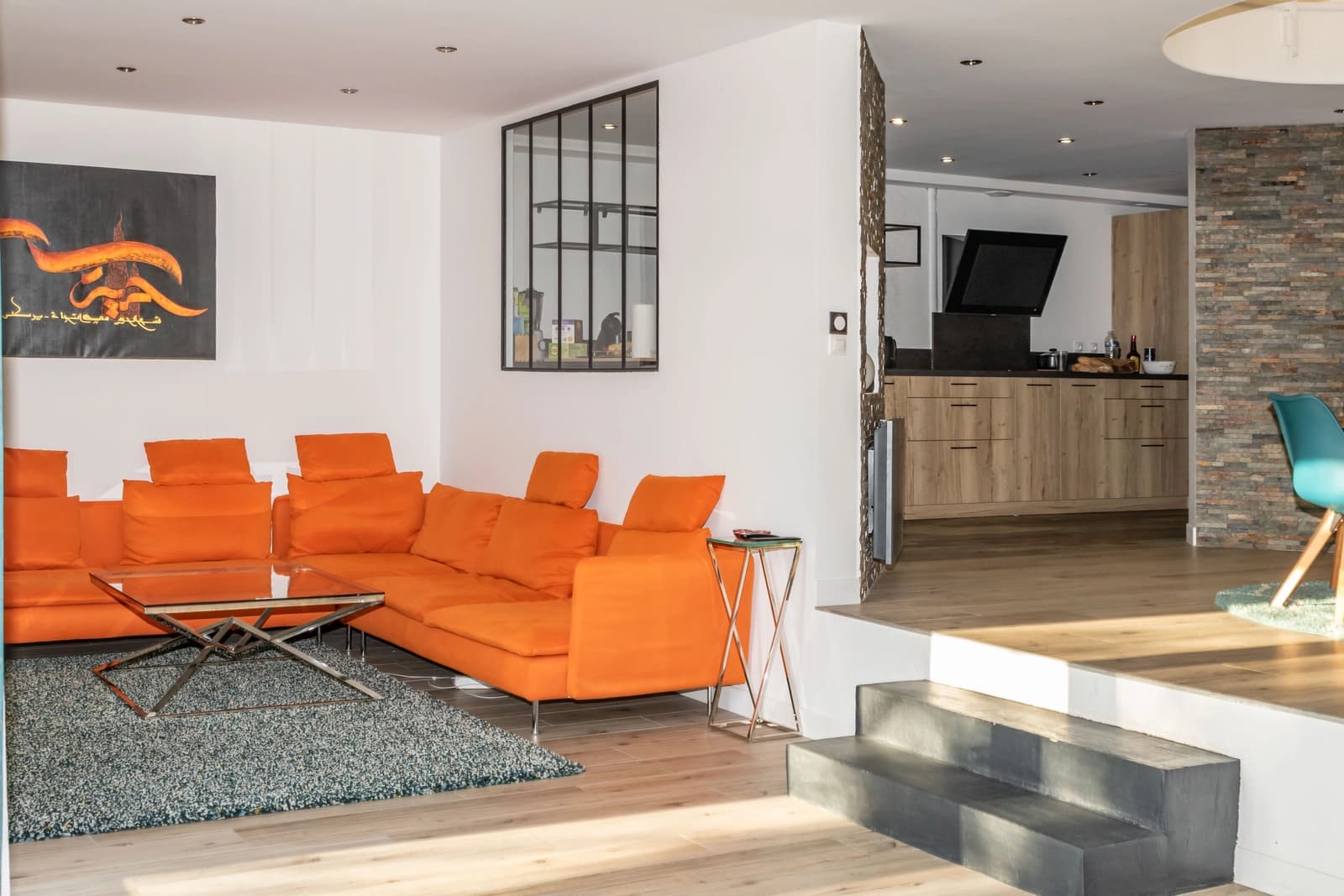 Living room in FRIENDLY, QUIET SPACE - 1