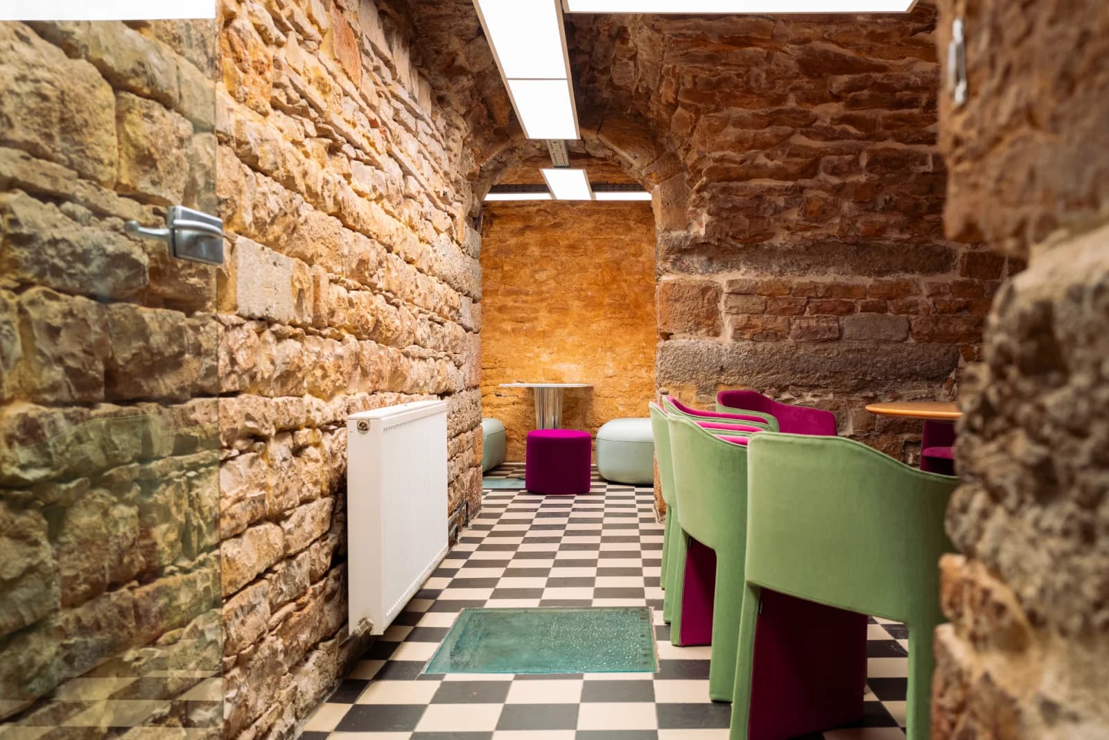 Space Stone rooms in an ancient Gallo-Roman temple - 2