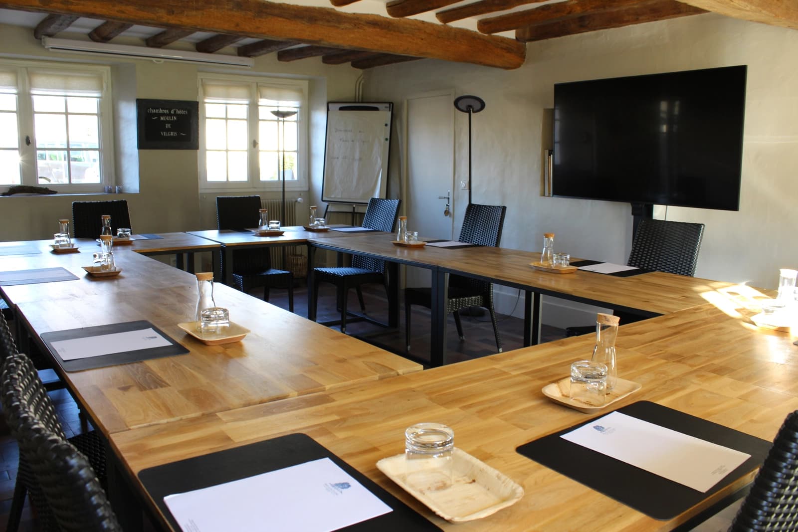 Meeting room in Fully equipped cottage in the heart of the forest - 1