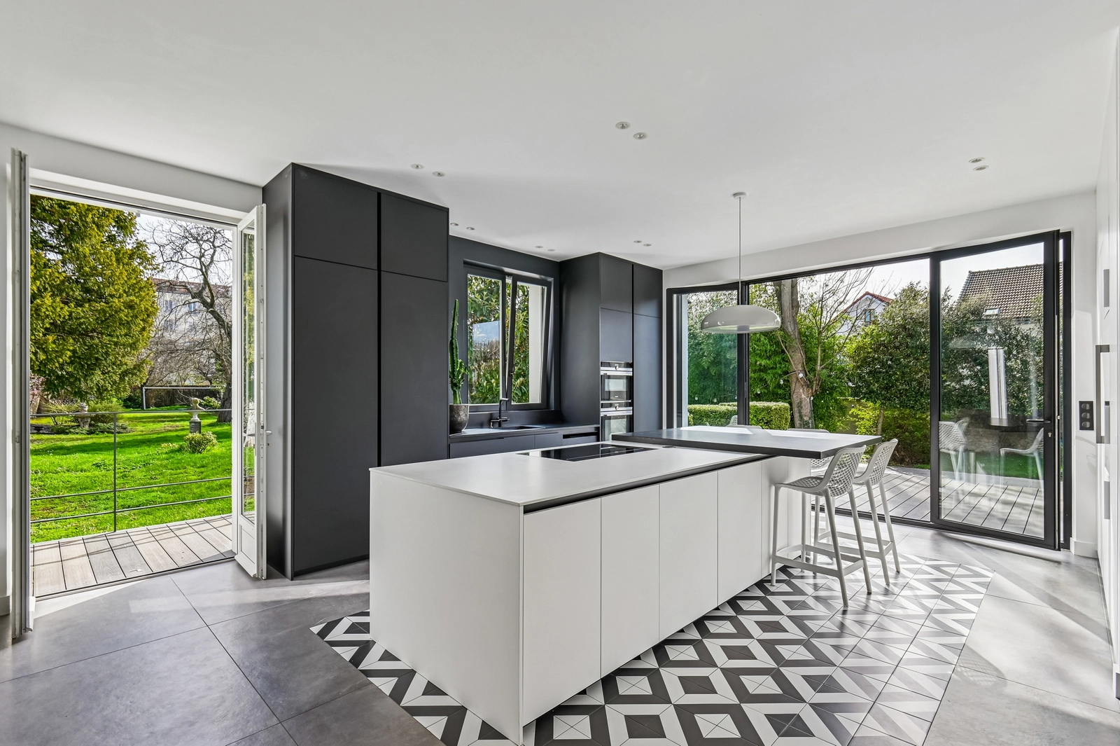 Space Countryside in the city - 2