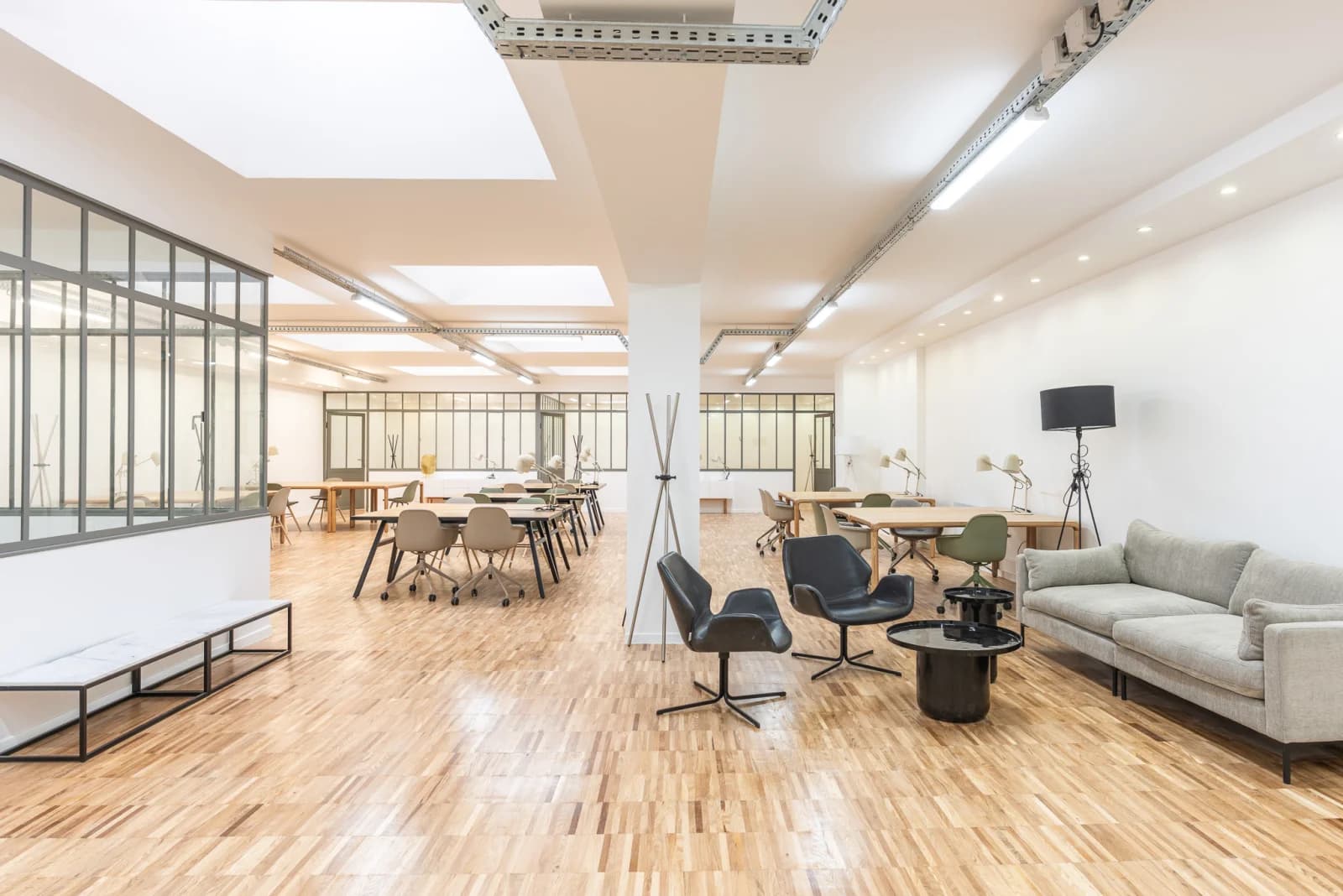Space Large, modern space - 1