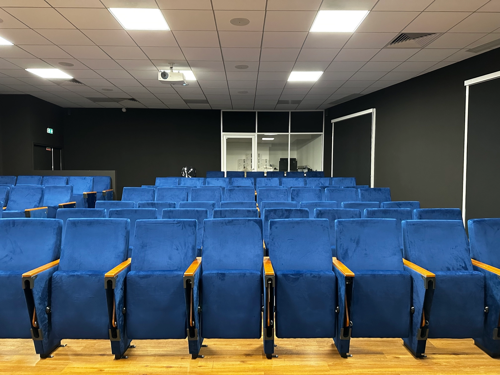 Espace Salle de projection et de conférence de 90 personnes - 0
