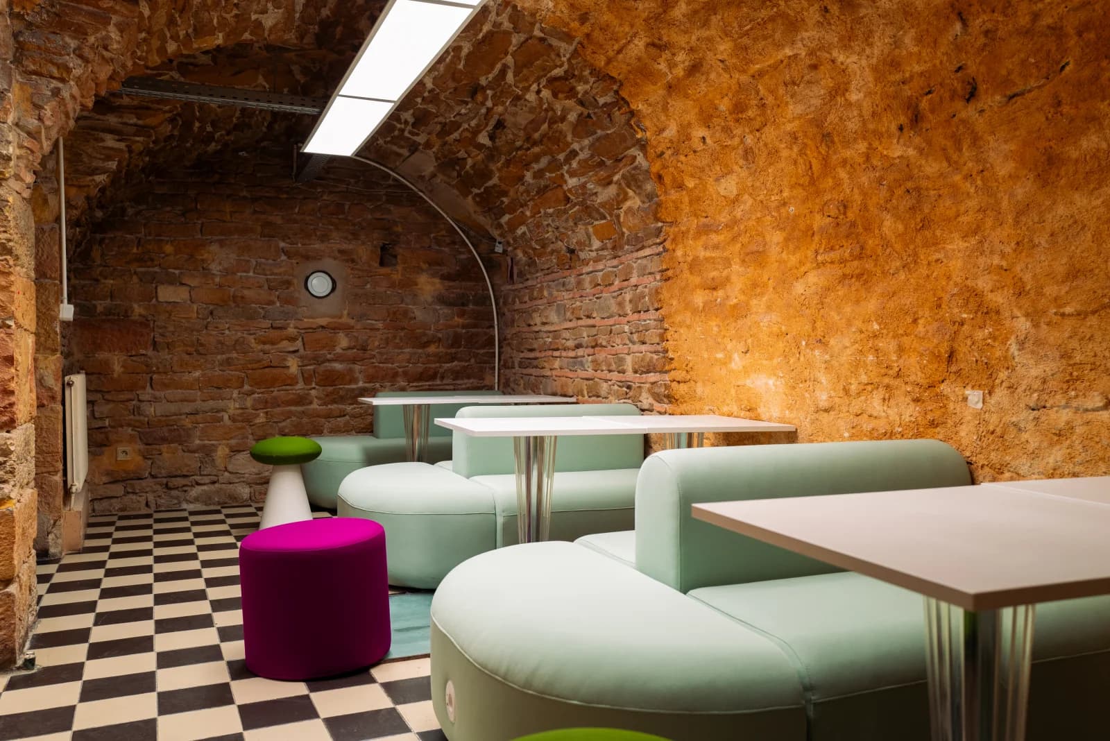 Space Uniquely designed triplex in a former Gallo-Roman temple - 0