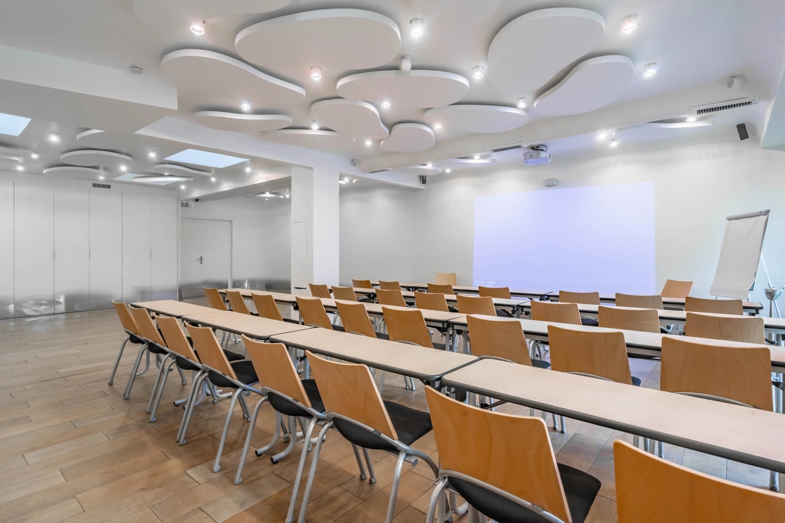 Meeting room in Bright, modern meeting space! - 1