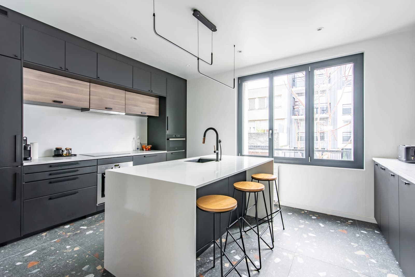 Kitchen in Bright house with large terrace and garden - 1