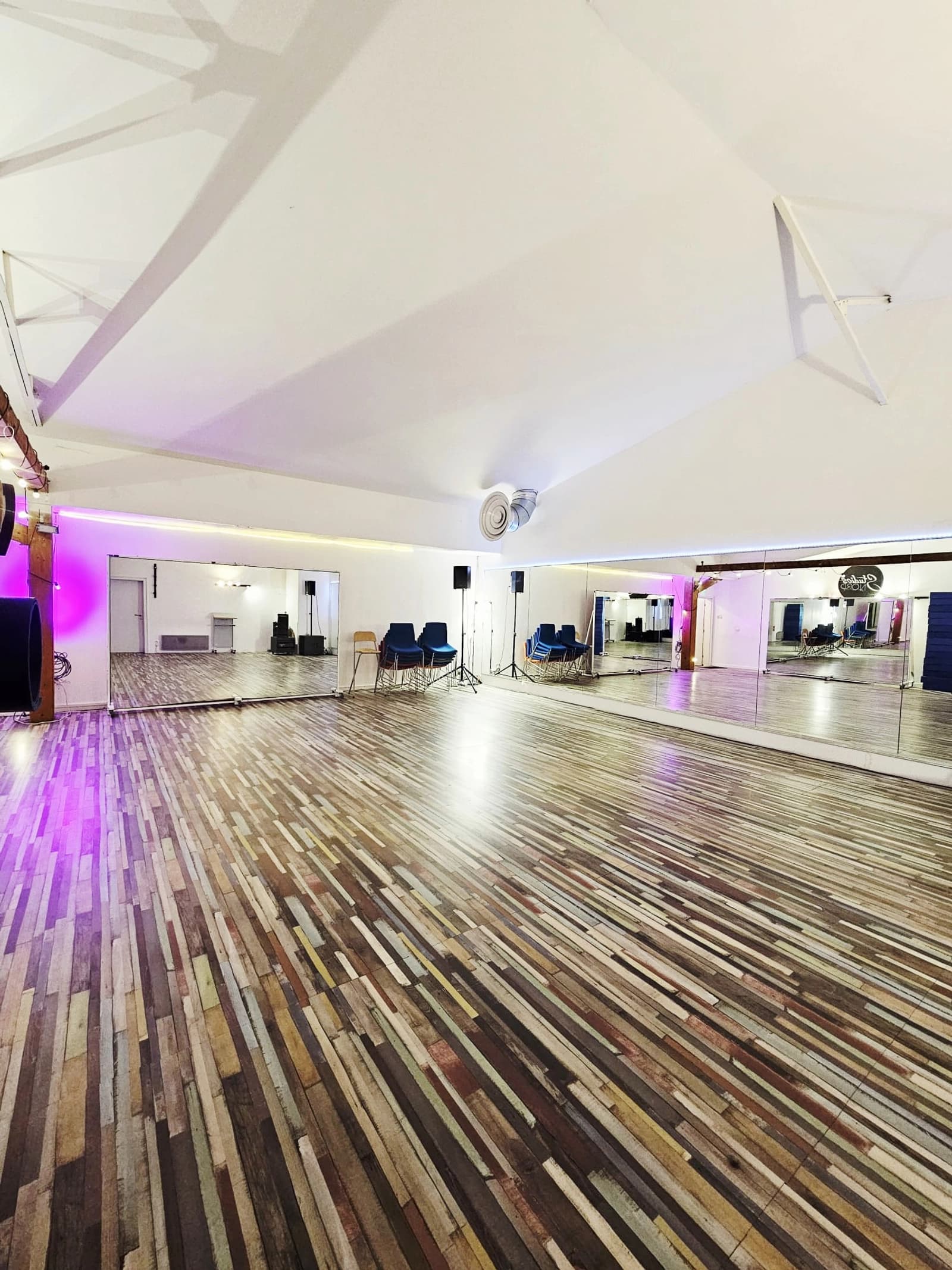 Space 2 DANCE STUDIOS for shooting clips or series Dance school - 0