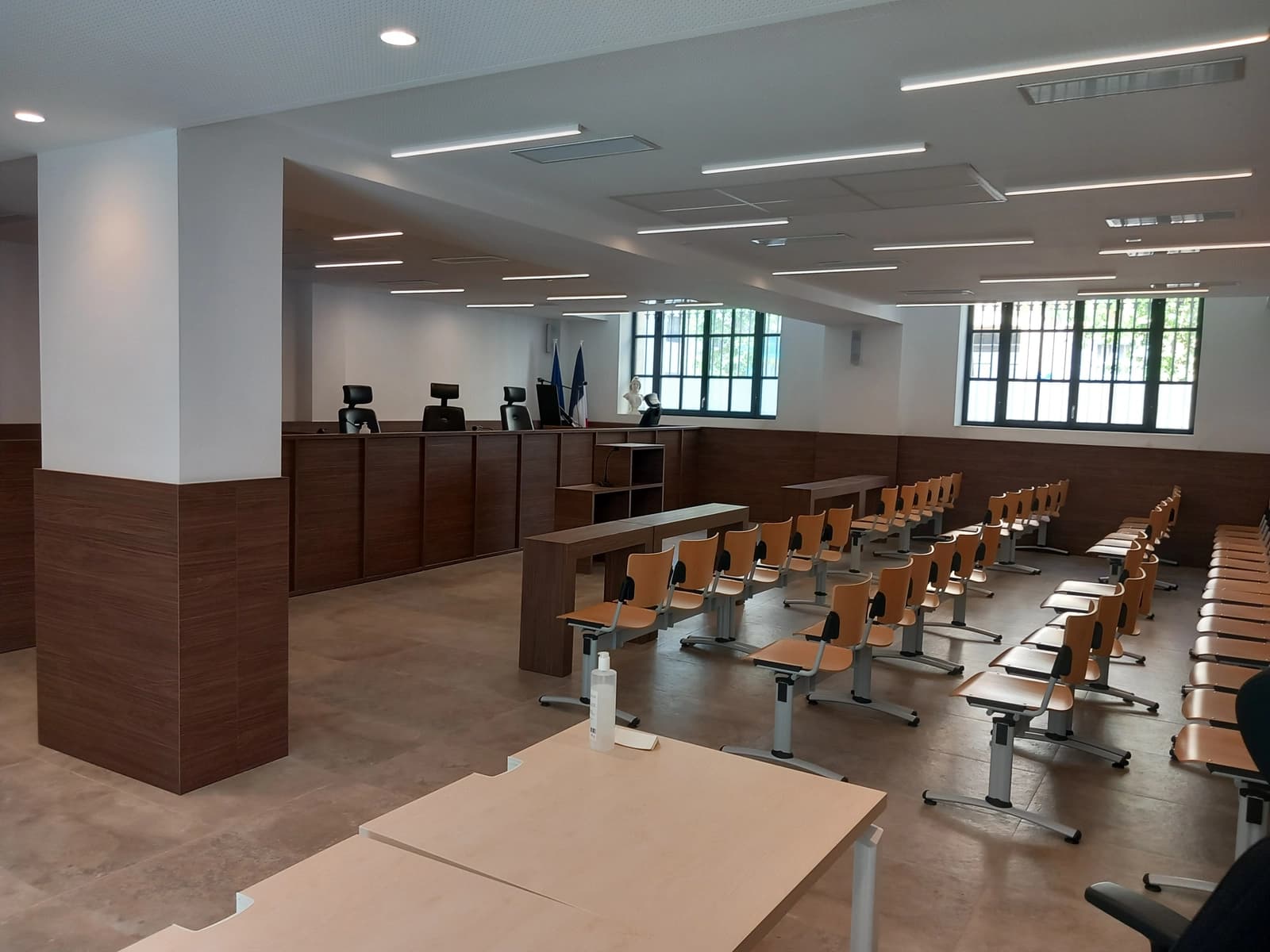 Espace Juridiction, type industriel - 1