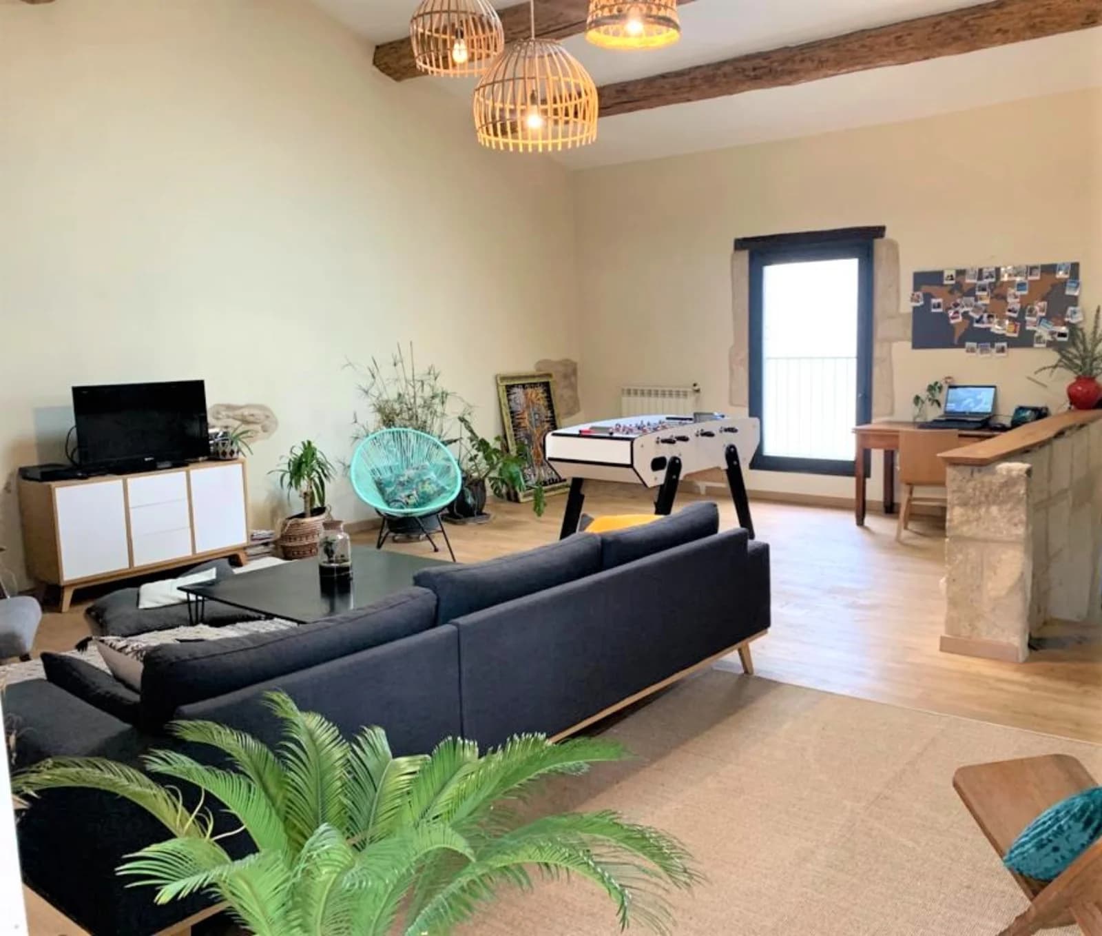 Living room in Large stone house with swimming pool - 1