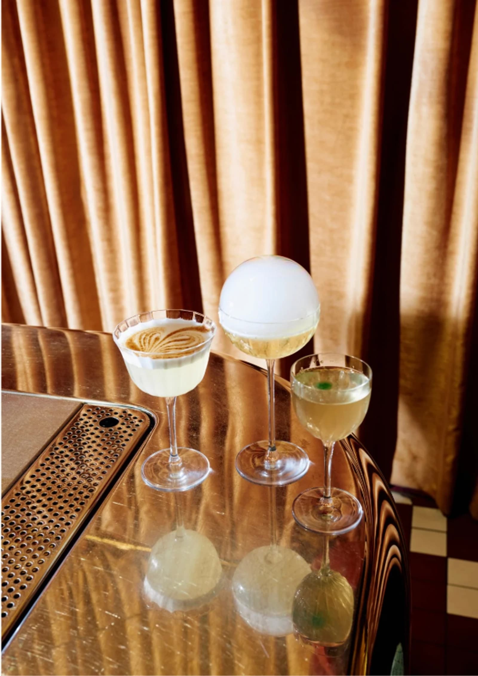 Space Grouvie - An intimate cocktail bar in a groovy setting - 2