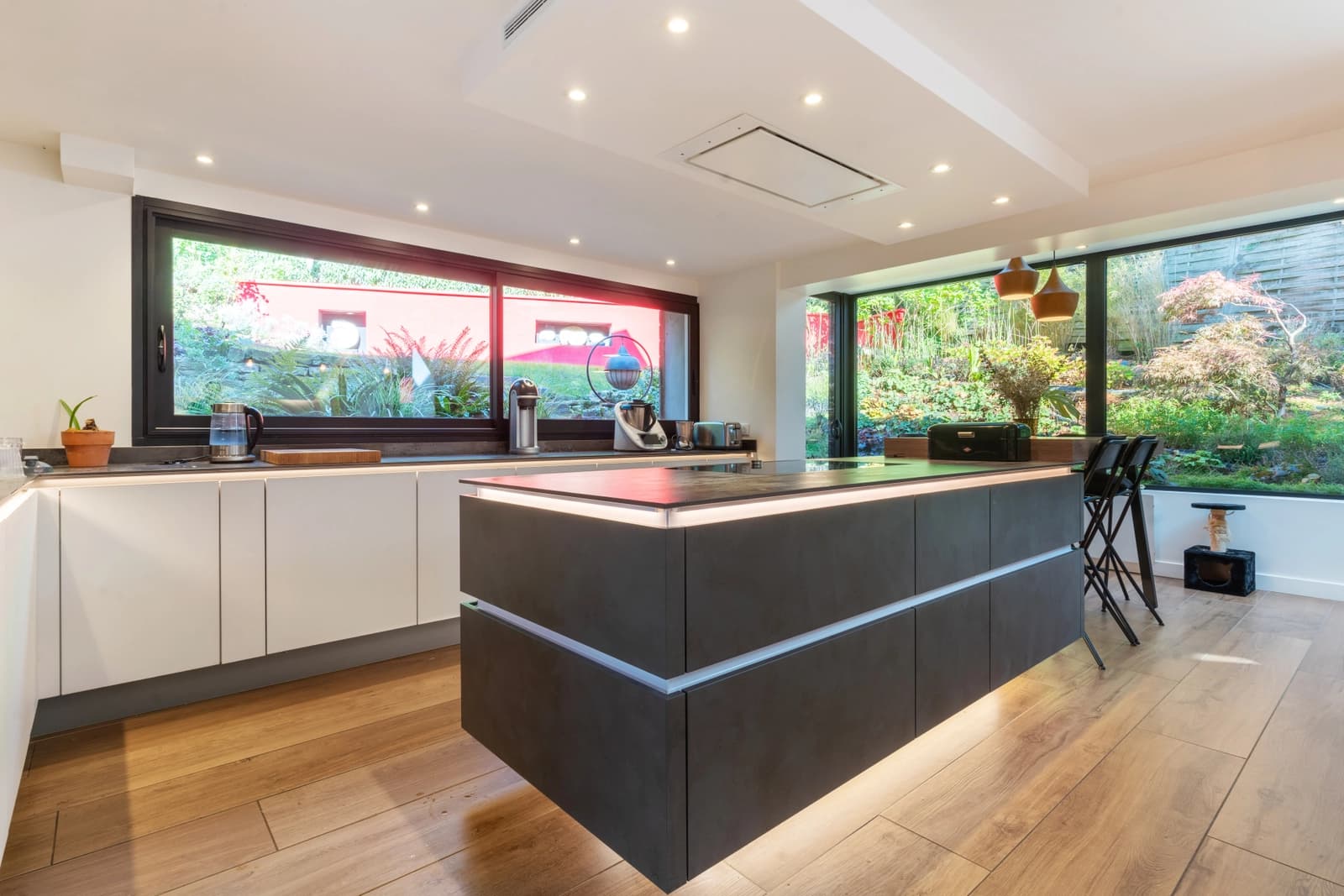 Cuisine dans Ouest Paris: luxe et sérénité en maison d'architecte - 1