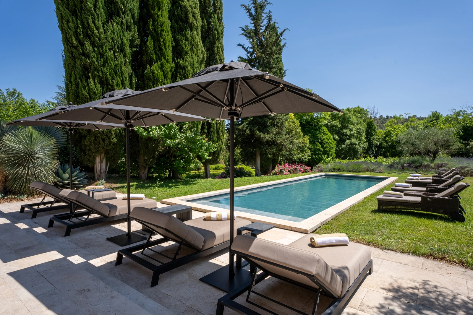 Espace Élégante Pool House près d'Aix-en-Provence | Lieu de réception avec jardin méditerranéen - 4