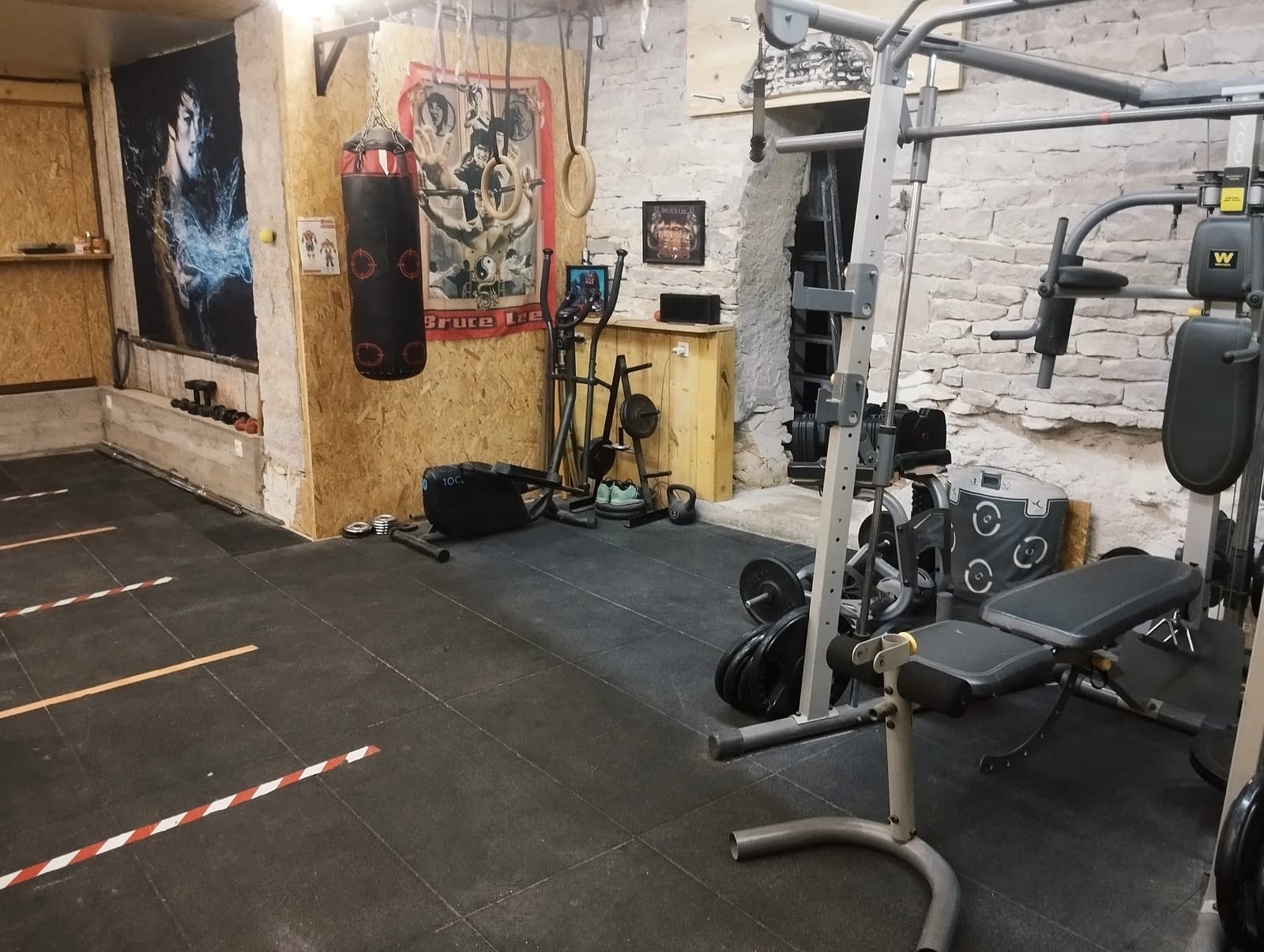 Espace La BATCAVE Petite salle de sport  - 1