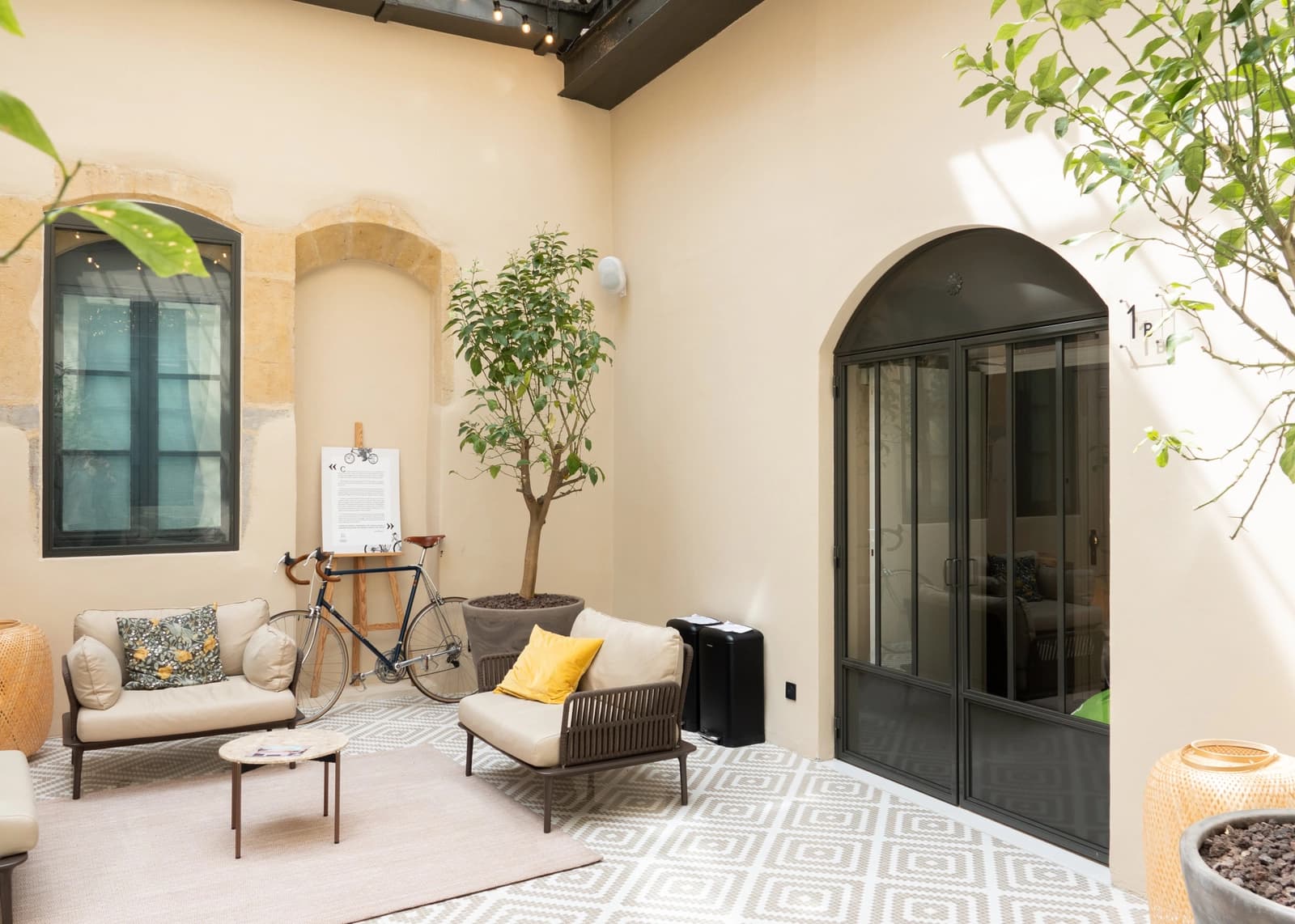 Sala en El Jardín de Invierno: un oasis de verdor y luz - 1
